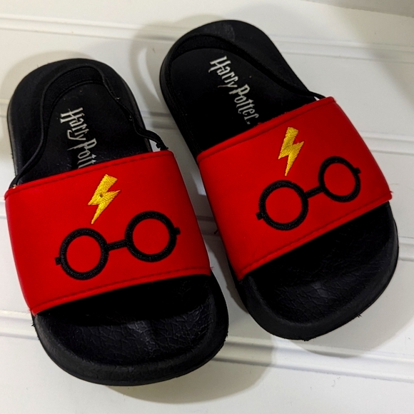 Harry Potter Toddler Slide Sandals Size 6 Wizard Magic Summer - Picture 1 of 4